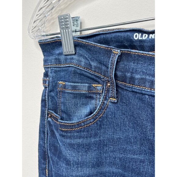 Old Navy Women’s 2 Short Mid Rise Straight Jeans - Picture 5 of 11